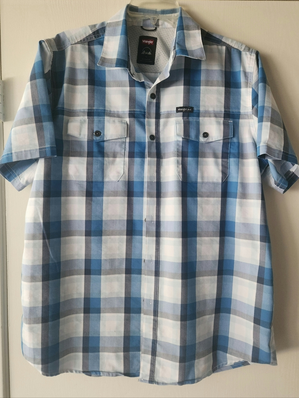 Wrangler Outdoor 🤠 Western Blue White Plaid Short Sleeve Men Size L EUC $27